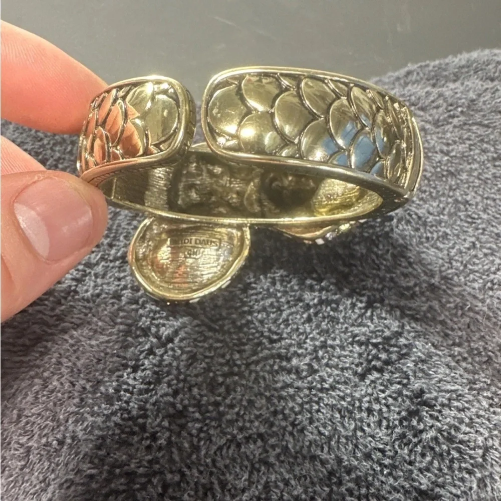 Heidi Daus Sparkling “Feline Fabulous” Tiger Brooch with Crystal Accent Size 7” - Picture 2 of 5